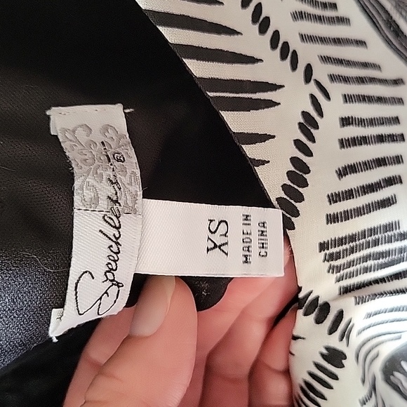 Dress - Picture 4 of 4